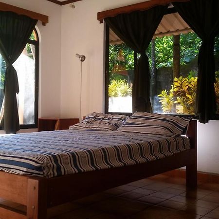 Puerto Jiménez Embassy House B&B 외부 사진