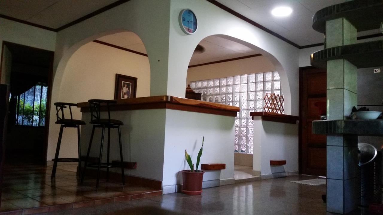 Puerto Jiménez Embassy House B&B 외부 사진