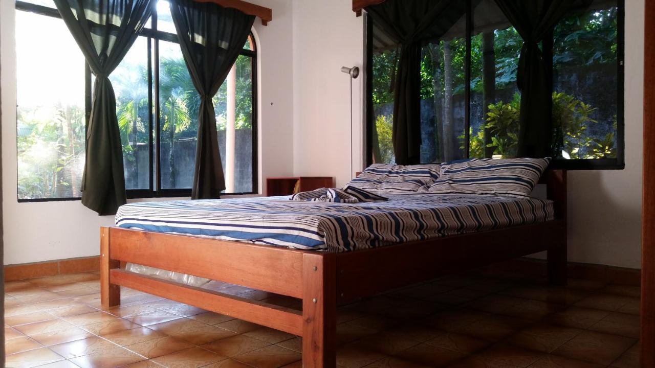 Puerto Jiménez Embassy House B&B 외부 사진