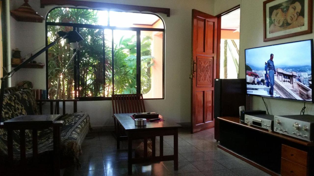 Puerto Jiménez Embassy House B&B 외부 사진